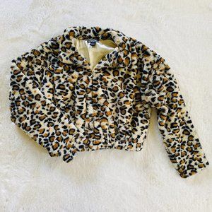 Leopard Print Faux Fur Cropped Jacket size Medium Mob Wife
